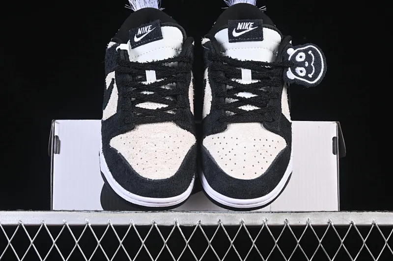 All categories Nk SB Dunk Series Nk SB Dunk Low low-top sneakers Nike Dunk Low "Panda" black and white panda low-top casual sneakers IB2990-100
